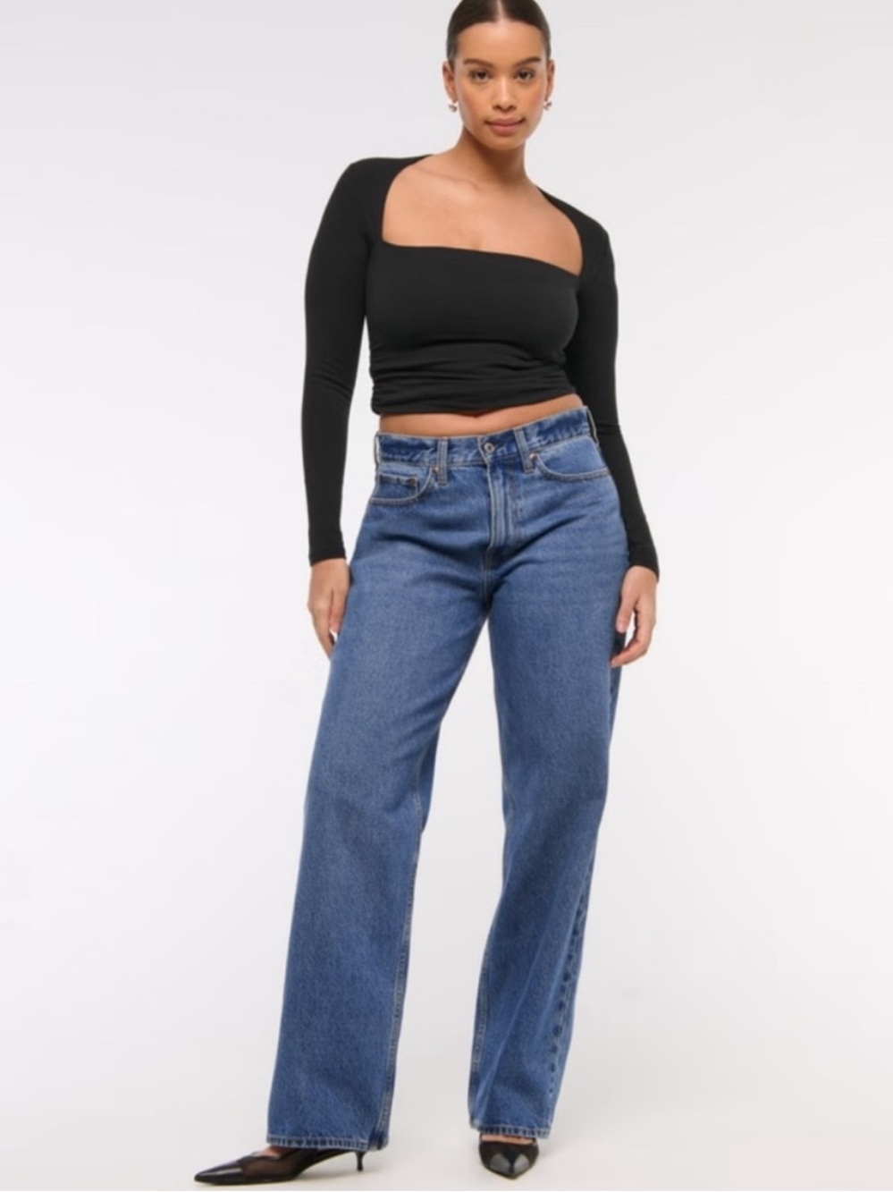 Abercrombie Curve Love Mid Rise Slouchy Jean 28 Short